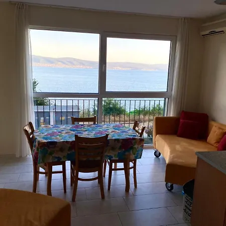 Amrita نيسيبار