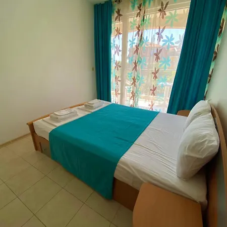 Amrita نيسيبار