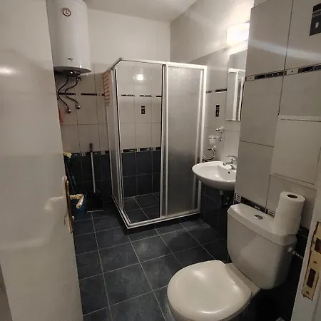 Amrita نيسيبار