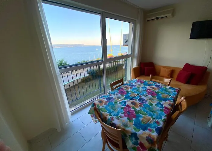 Amrita * Νεσέμπαρ